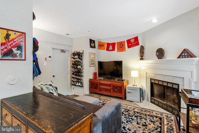 Building Photo - 609 N Tazewell St