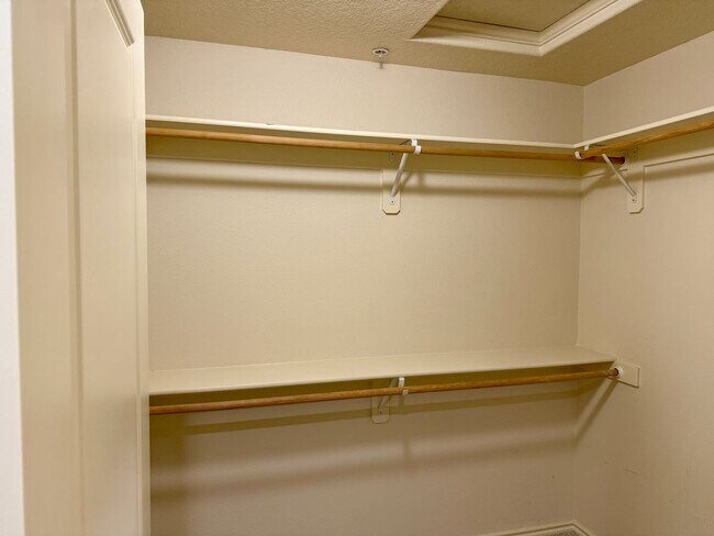 Building Photo - Bethany Village-Two bedroom TH Delight