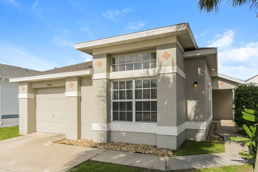 Building Photo - 3235 Brewster Dr