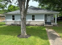 Building Photo - 3 bed/2 bath/1 car garage