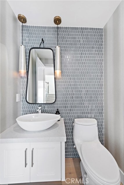 Building Photo - 450 Cliff Dr