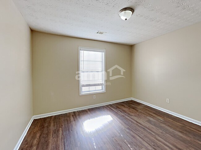 Building Photo - 320 Lazy Willow Lane