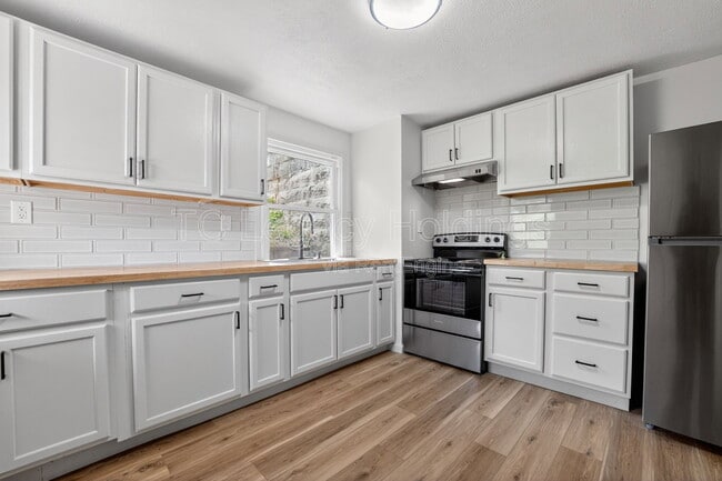 Building Photo - 73 Beechwood Ave