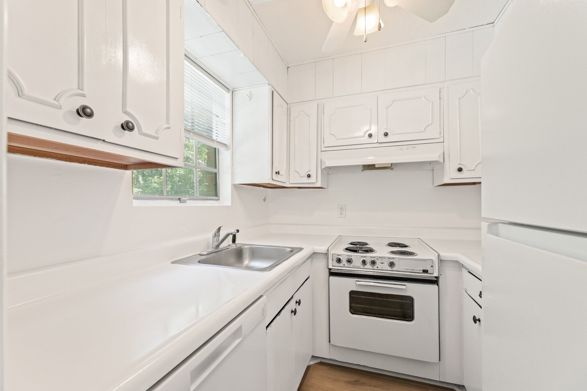 Building Photo - 1400 Church St