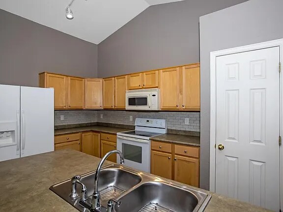 Building Photo - 1803 Fossil Creek Pkwy