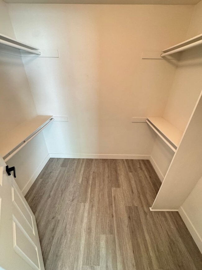 Building Photo - Welcome to Your New Home: Stunning Apartments in Monrovia