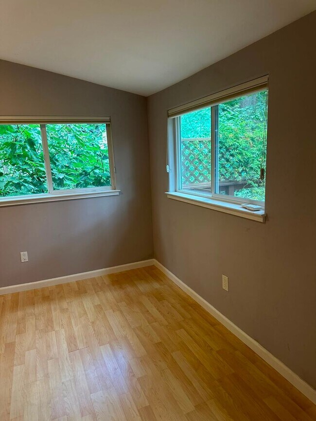 Building Photo - Rental On Cobb Mountian