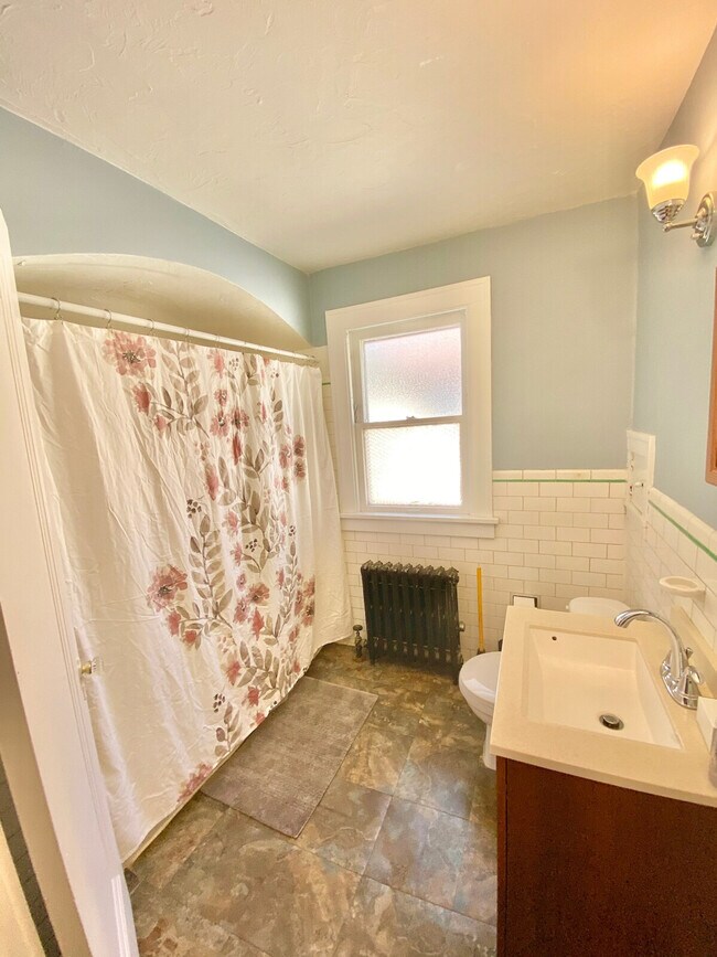 Building Photo - 988 Nela View Rd