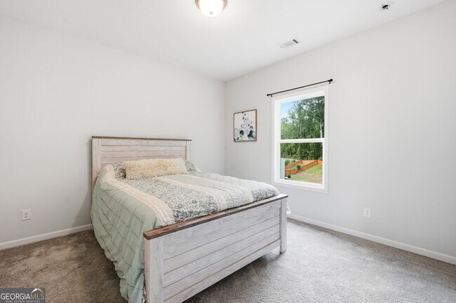 Building Photo - 732 Bridgeview Dr