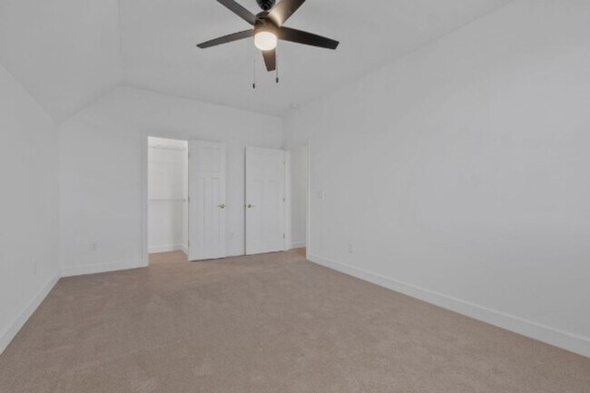 Building Photo - FOR LEASE - NEW BUILD TOWNHOME LOCATED IN ...
