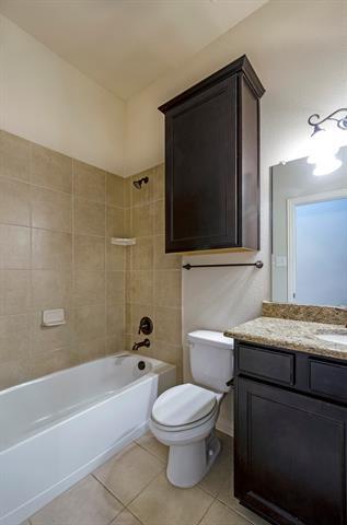 Building Photo - 10876 Leesa Dr