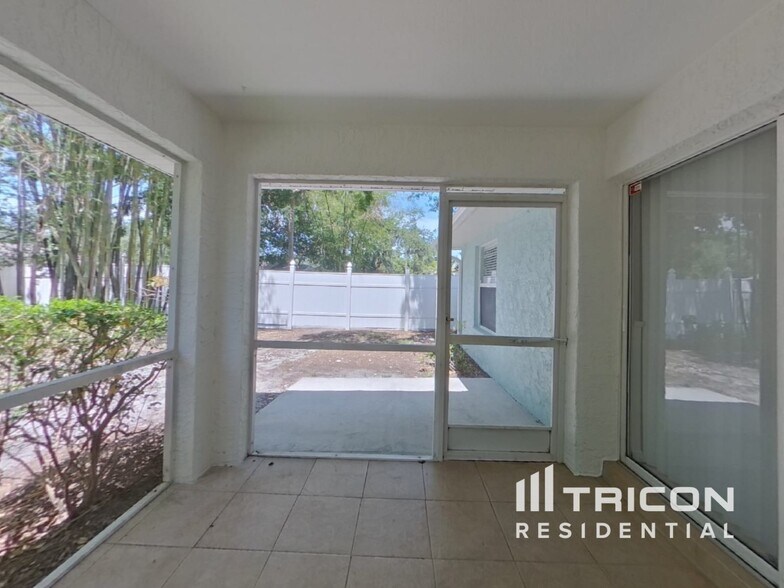 Building Photo - 4614 Breezy Pines Blvd