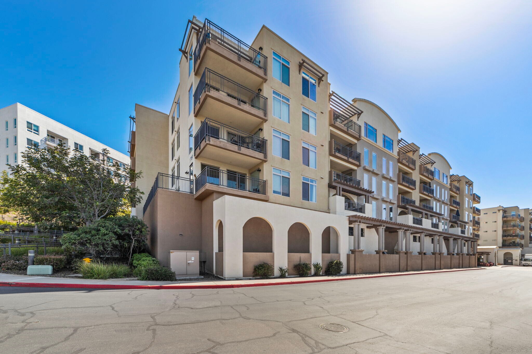 Building Photo - 1019 Costa Pacifica Way