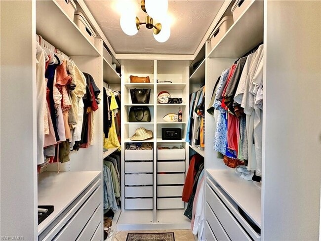 Building Photo - 169 Baltusrol Dr