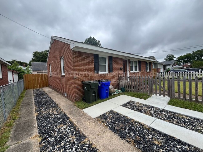 Building Photo - 8803 Chesapeake Blvd