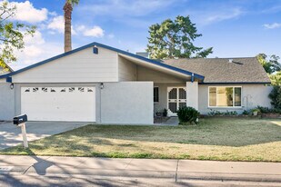 Building Photo - 2707 E Louise Dr