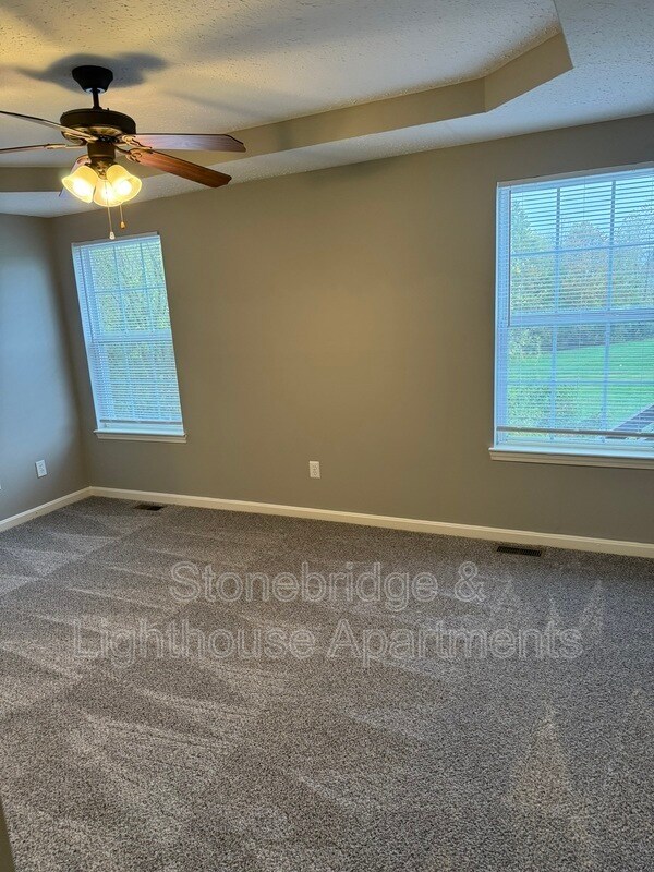 Building Photo - 2804 Coyote Ct