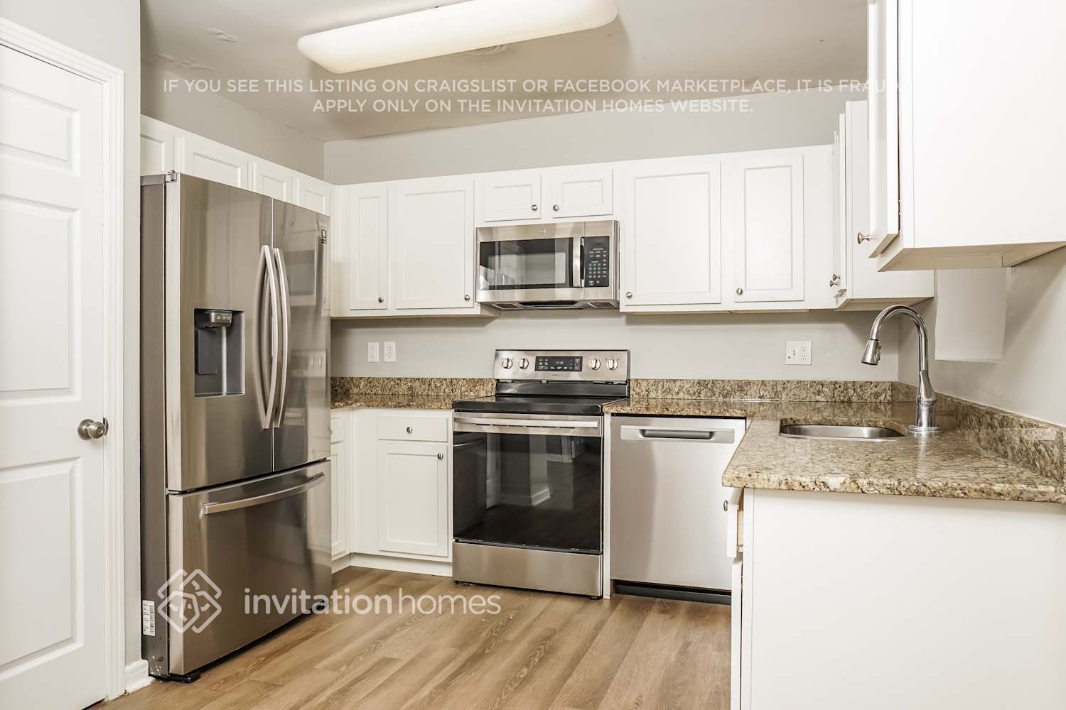 Building Photo - 3308 17th Ave W