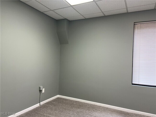 Building Photo - 158 N Broadway St