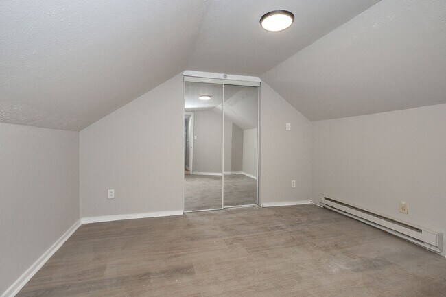 Building Photo - Spacious 3 bedroom/2 bath Cleveland Hts single family house!