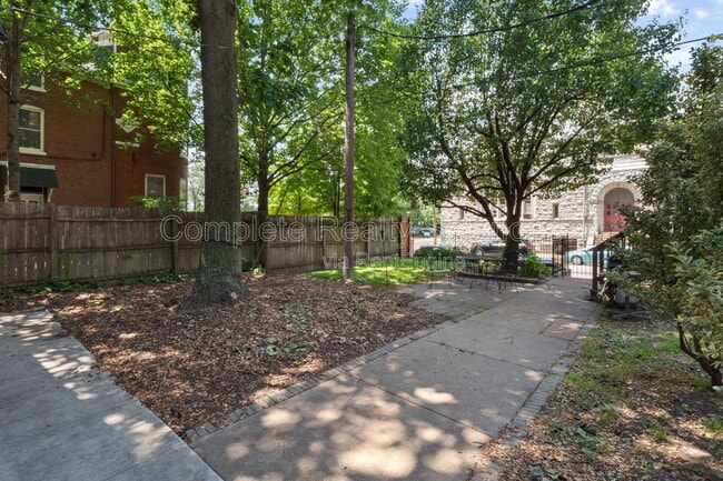 Building Photo - 2164 Lafayette Ave
