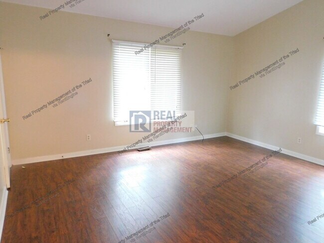 Building Photo - 604 Pineburr Rd