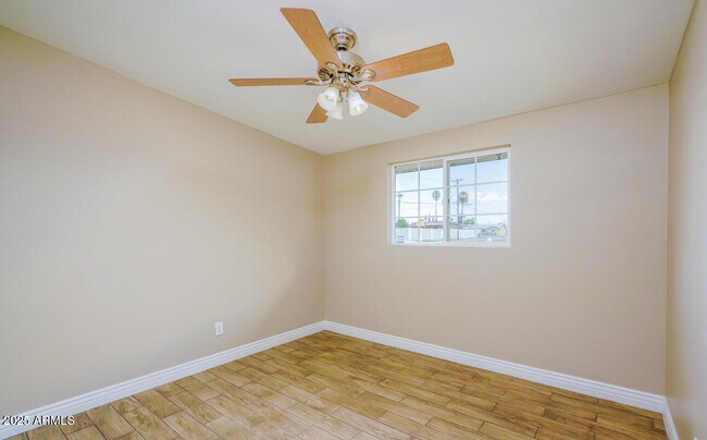 Building Photo - 4236 N 50th Dr