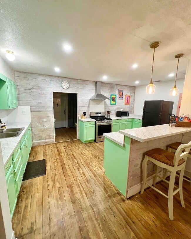 Kitchen - 1921 Sacramento