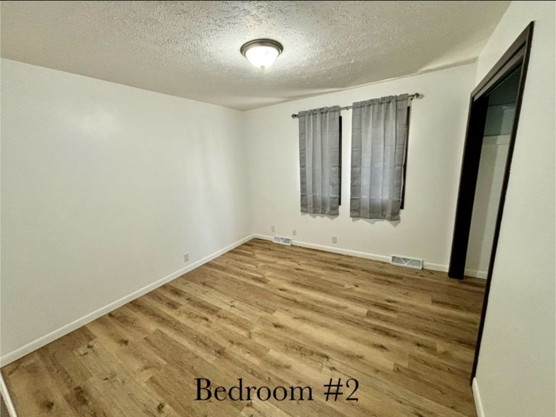 Building Photo - 14112 Pine St