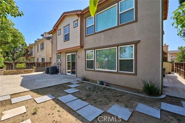 Building Photo - 524 S Petunia St