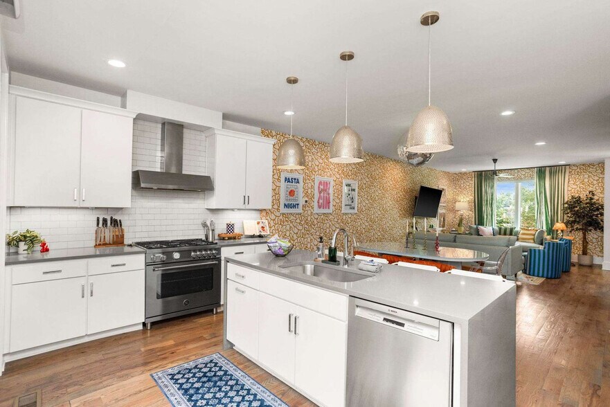 Building Photo - 1708 8th Ave S