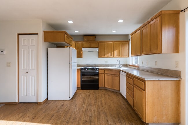 Building Photo - 260 N 16th St