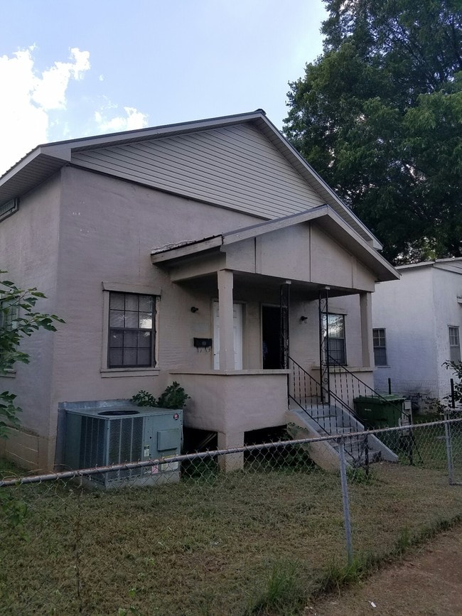 Building Photo - 305 Abingdon Ave NW