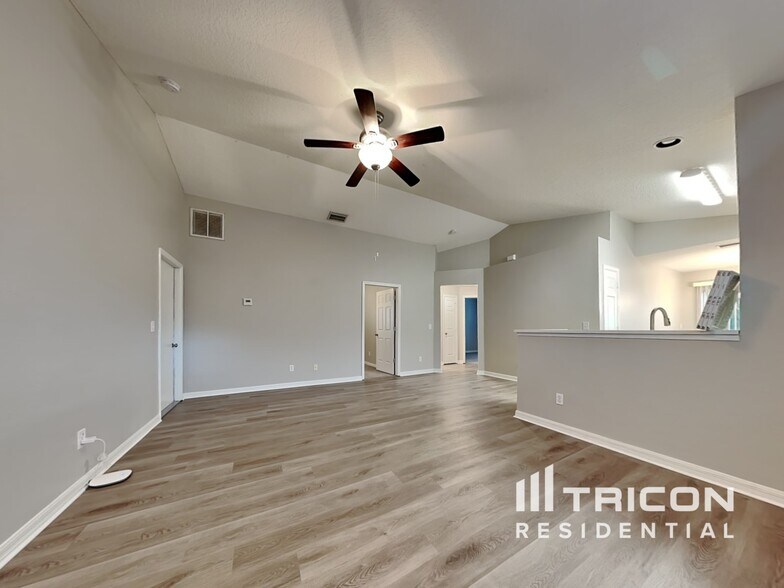 Building Photo - 11101 Robin Lake Ct