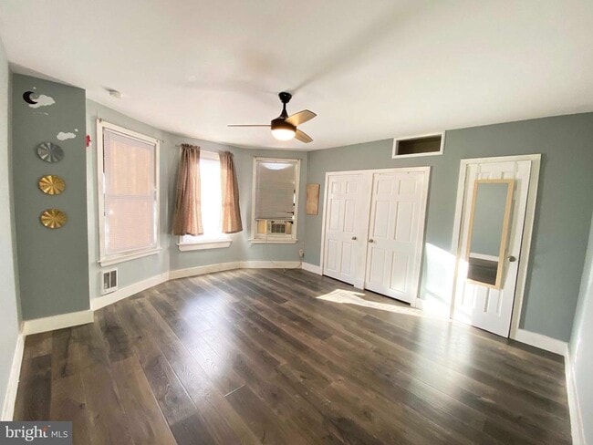 Building Photo - 315 N 52nd St