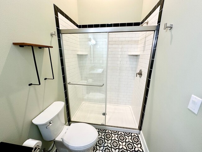 Building Photo - Modern Living with a Touch of Historic Charm