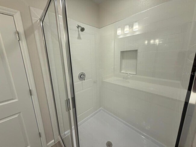 Building Photo - 15445 Bay Brg St