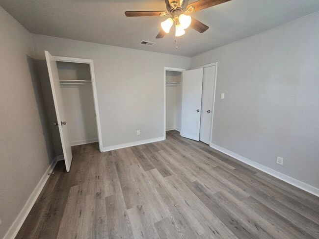 Building Photo - 2bed 1 Bath