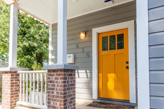 Building Photo - Gorgeous 3bd/2.5ba Two-Story Home Near Downtown Durham, Incredible Location!