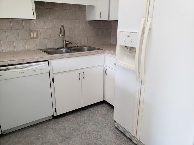 Building Photo - 62 4th Ave