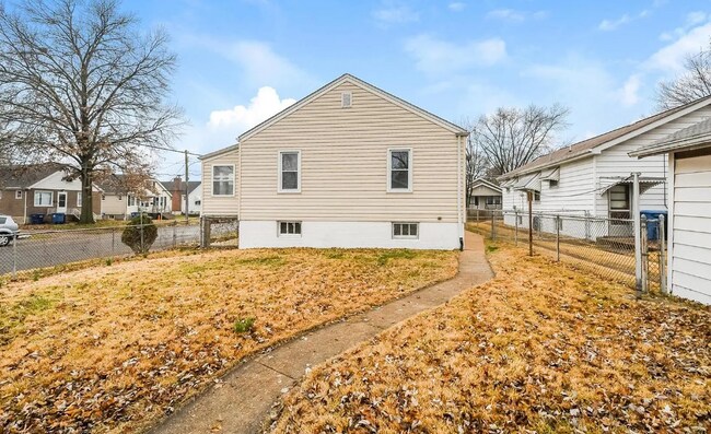 Building Photo - 3701 Viking Ave