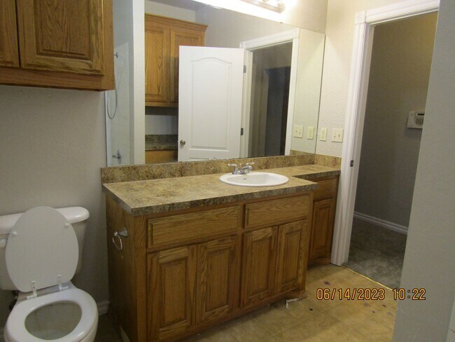 Building Photo - ALL ELECTRIC HOME!! PETS NEGOTIABLE WITH OWNER APPROVAL!!