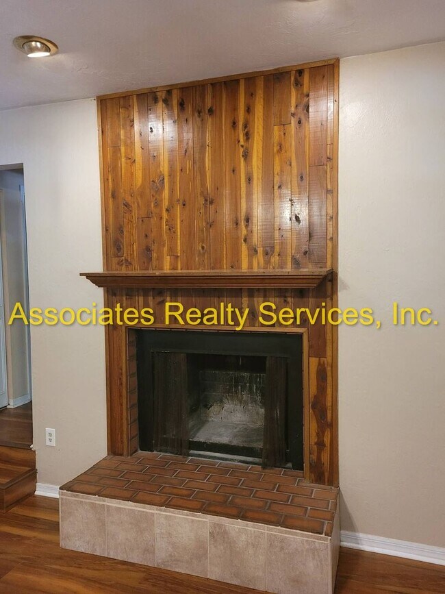 Building Photo - Cute Home In Deer Run, 3br /2ba!!!!!!