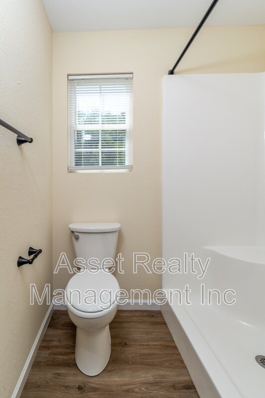 Building Photo - 913 Warrior Hill Dr