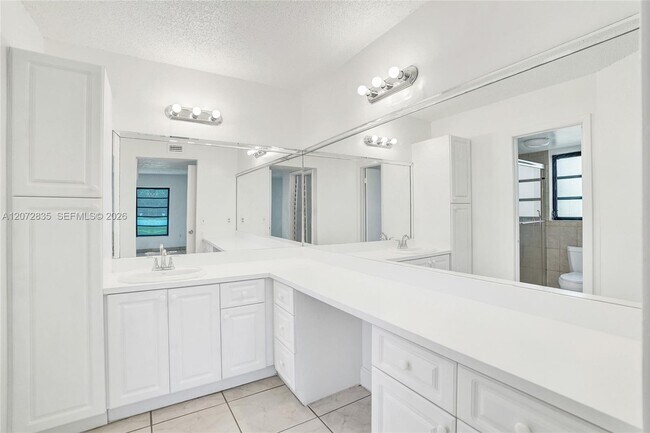 Building Photo - 5700 SW 127th Ave
