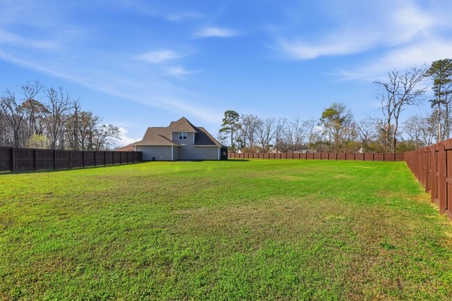 Building Photo - 206 Leland Ln