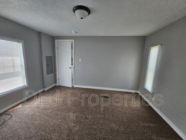 Building Photo - 934 Eslinger Ct