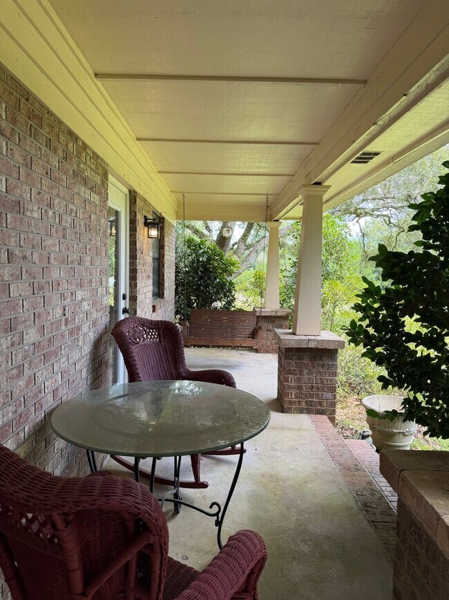 Building Photo - 8509 Little Scenic Ln