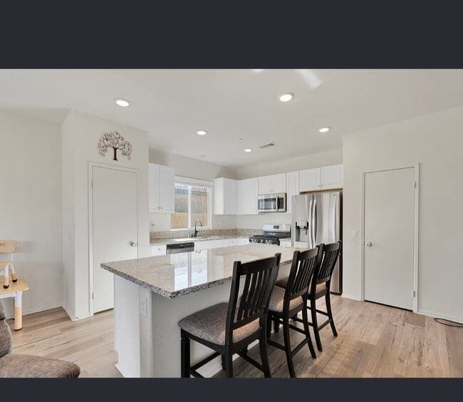 Building Photo - 11958 Gaines Ct