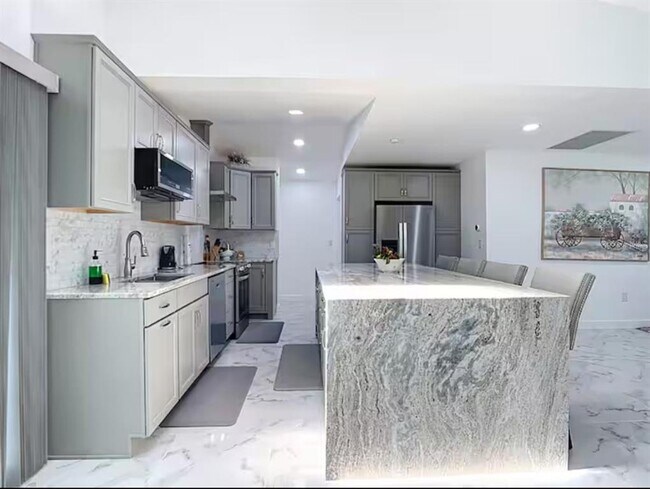 Building Photo - 9308 President Cir